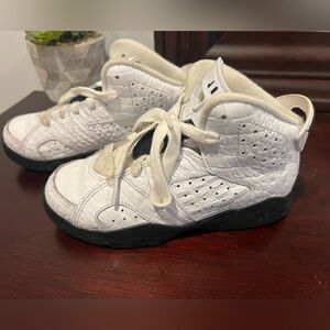 Kids Nike Jordan 6 Retro alligator white￼
Size 13